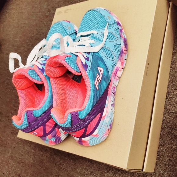 💙 Fila Sneakers. - Picture 2 of 6